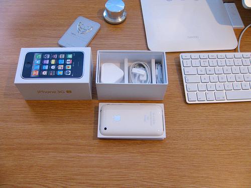 Apple iPhone 3G S 32GB otkljuan 